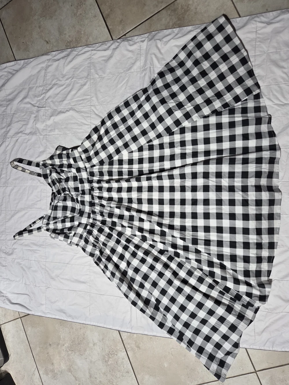 Retro Chic Black and White Gingham Smocked Sundress - Picture 5 of 12